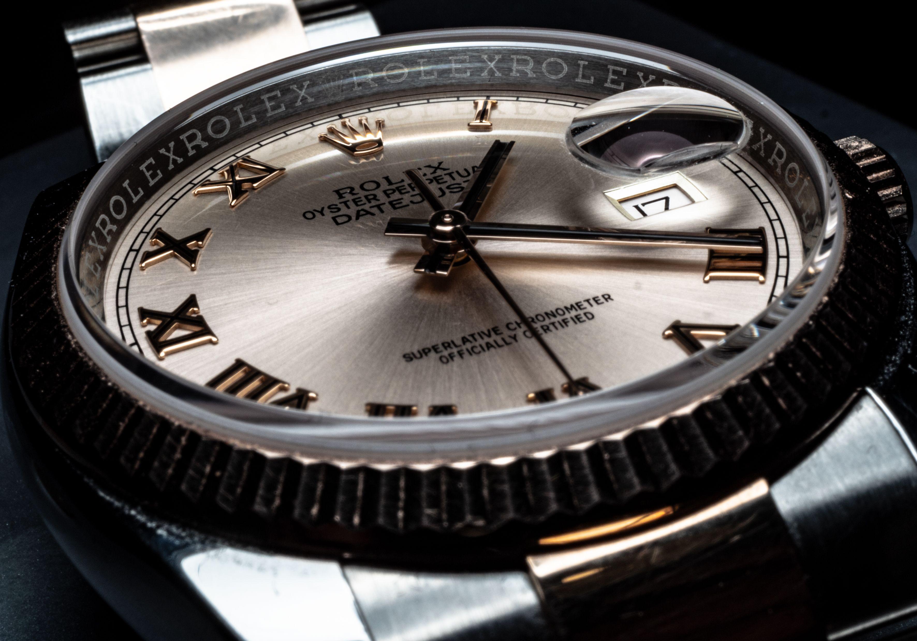 Close-up van een Rolex Datejust horloge, onderdeel van onze luxe acquisitie service